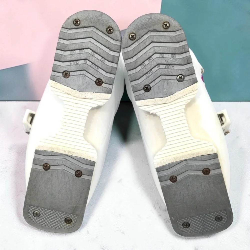 Dalbello Lilly 2 Girls Ski Boots Size 22.5 Mondo US 3.5-4.5 White Burgundy 262mm